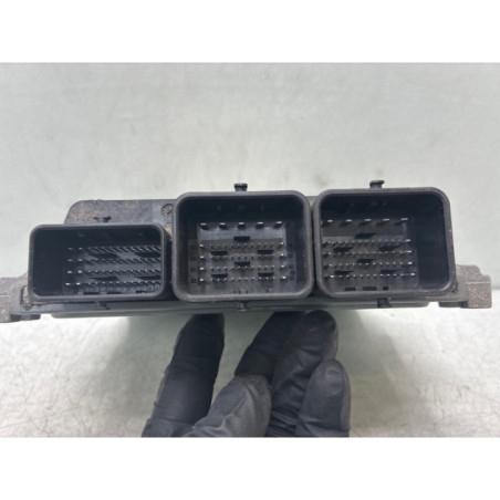 Calculateur moteur PEUGEOT 3008 1