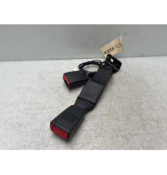 Attache ceinture arriere droit PEUGEOT 3008 1