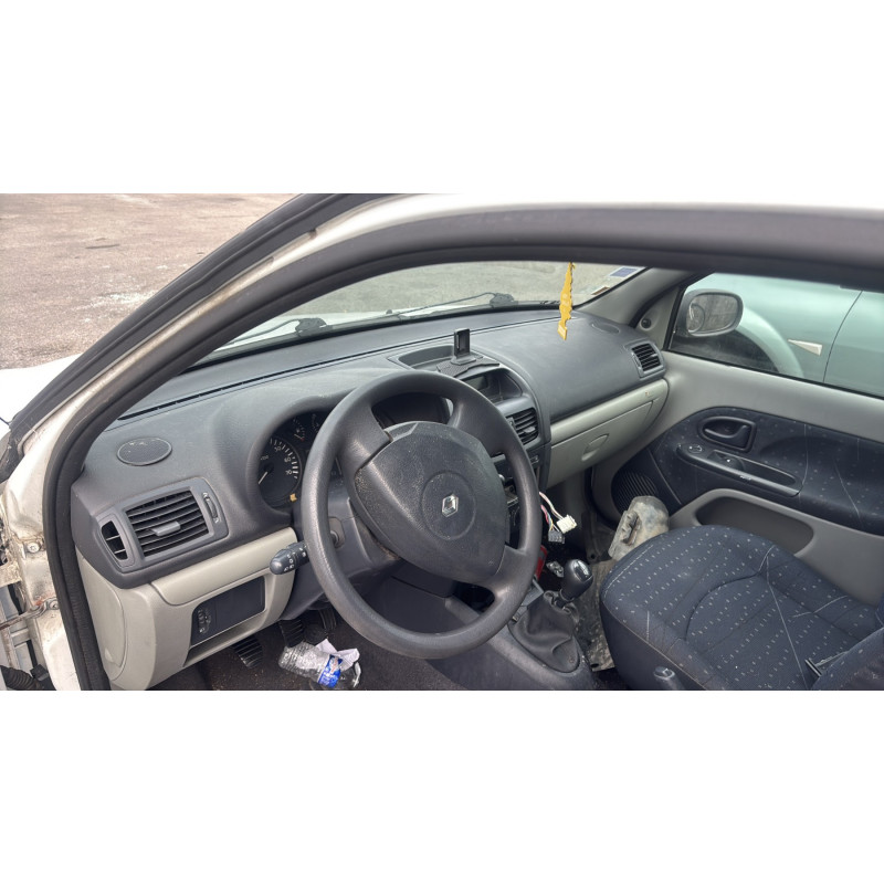 Etrier avant gauche (freinage) RENAULT CLIO 2 Photo n°15