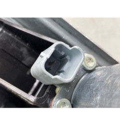 Leve vitre electrique avant droit PEUGEOT 208 1