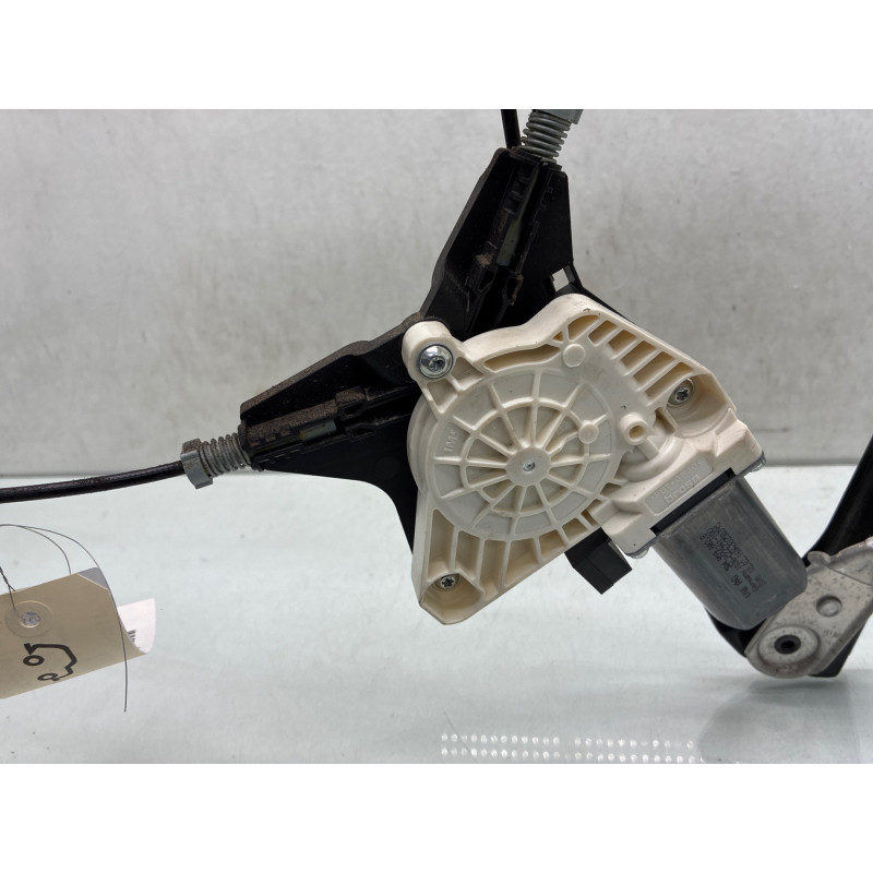 Leve vitre electrique avant droit VOLKSWAGEN PASSAT 7 Photo n°3