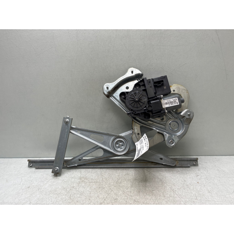 Leve vitre electrique avant droit RENAULT MEGANE 3 Photo n°1