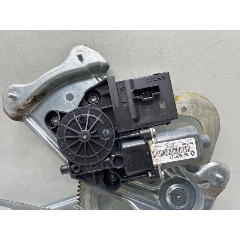 Leve vitre electrique avant droit RENAULT MEGANE 3 Photo n°4