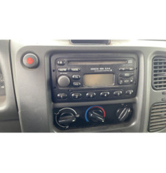 Attache ceinture avant gauche FORD TRANSIT 3