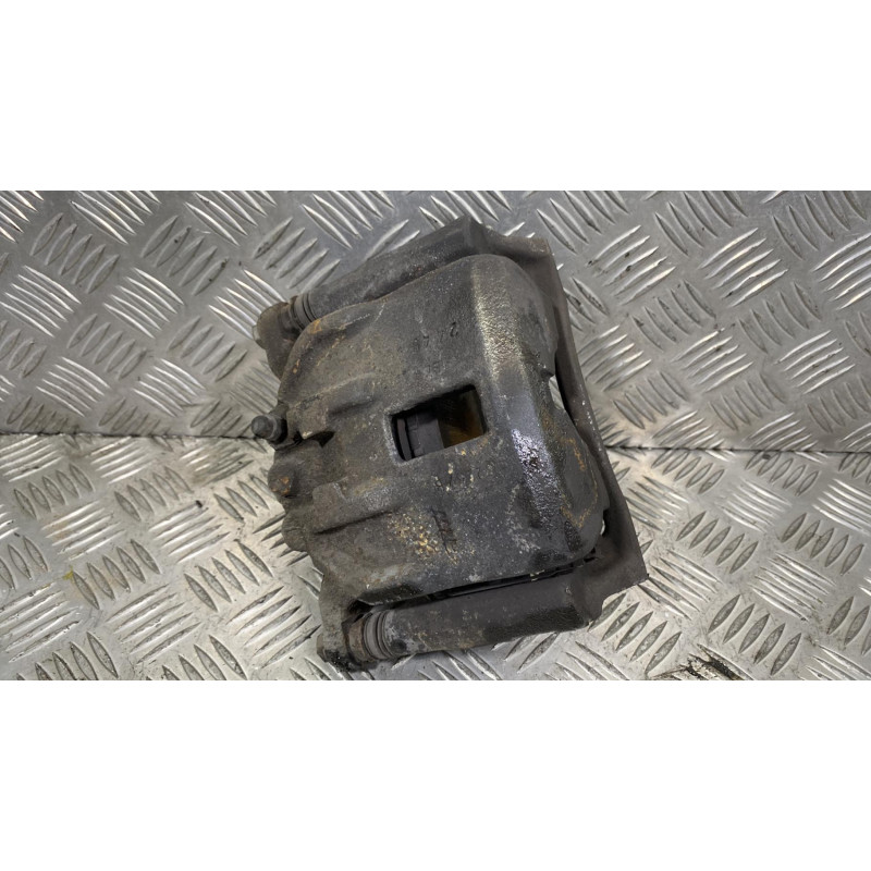 Etrier avant gauche (freinage) HONDA CIVIC 8 Photo n°1