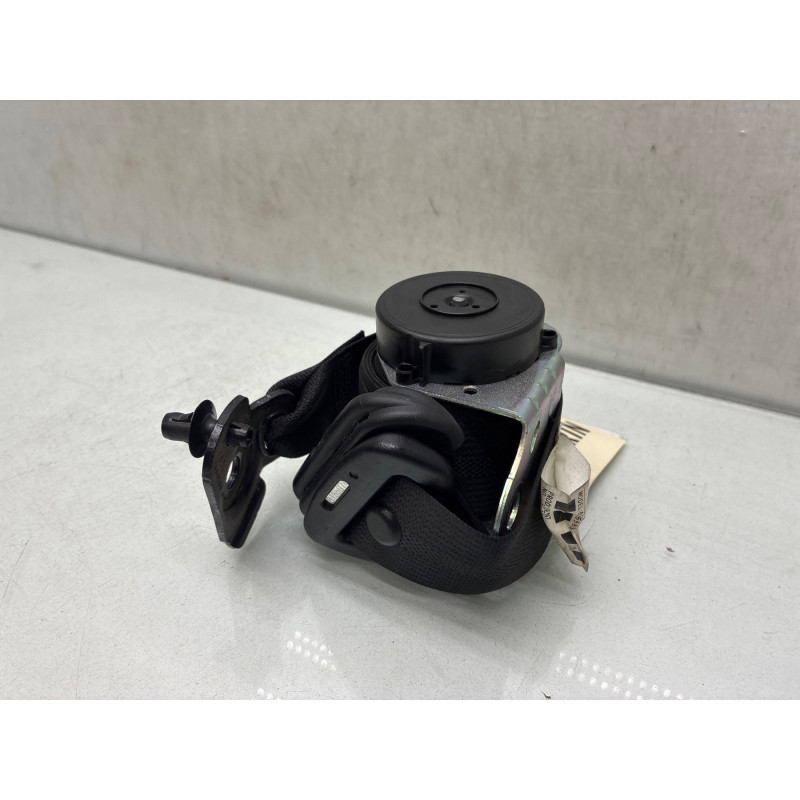 Ceinture arriere droit TOYOTA VERSO-S Photo n°3