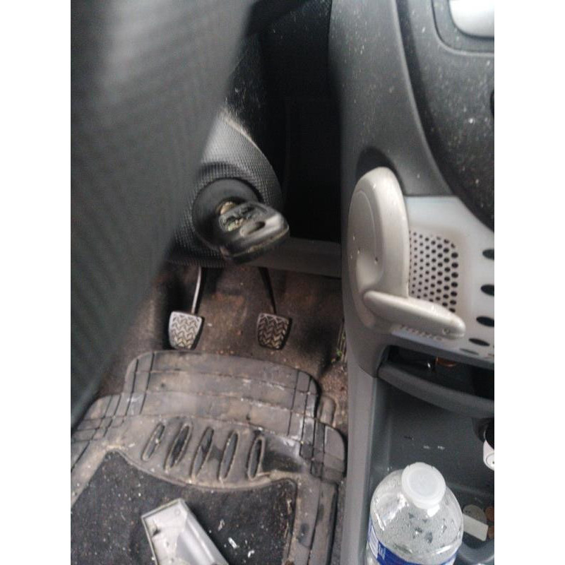 Leve vitre electrique avant gauche PEUGEOT 107 Photo n°9