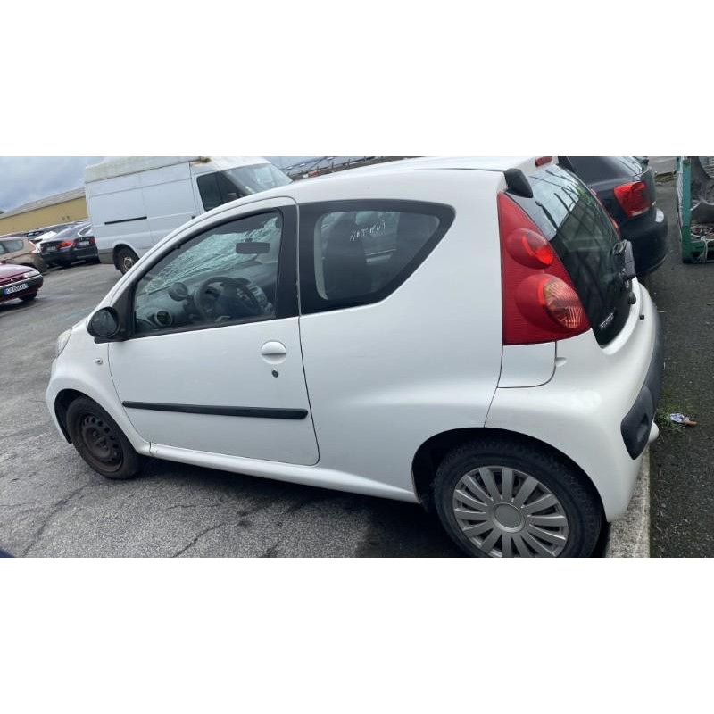 Leve vitre electrique avant gauche PEUGEOT 107 Photo n°11