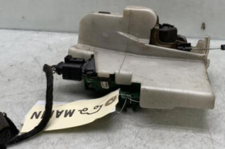 Serrure avant droit VOLKSWAGEN GOLF 4