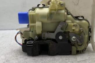Serrure avant droit VOLKSWAGEN POLO 4
