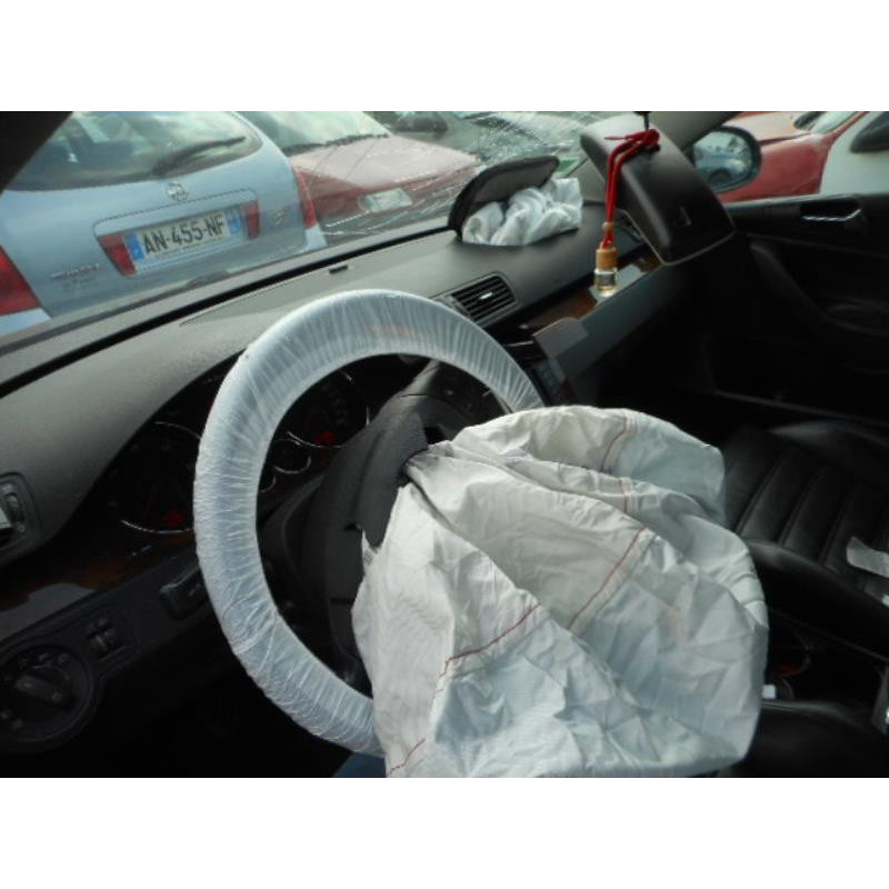 Etrier avant droit (freinage) VOLKSWAGEN PASSAT 5 Photo n°6