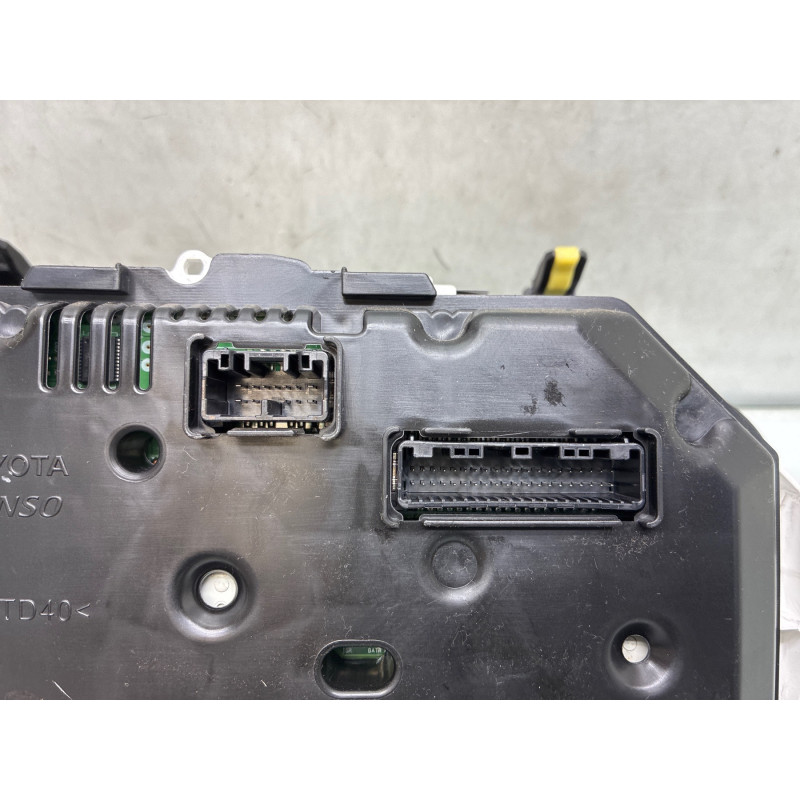 Compteur TOYOTA YARIS 3 Photo n°3