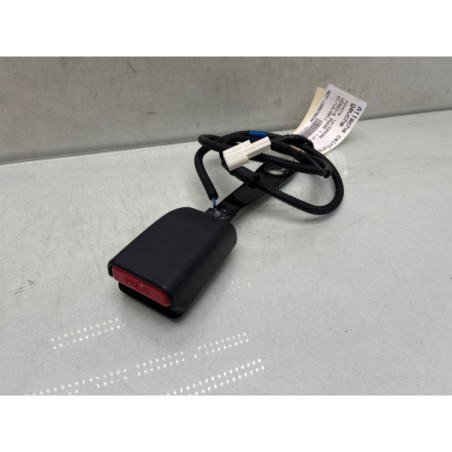 Attache ceinture avant gauche TOYOTA VERSO-S