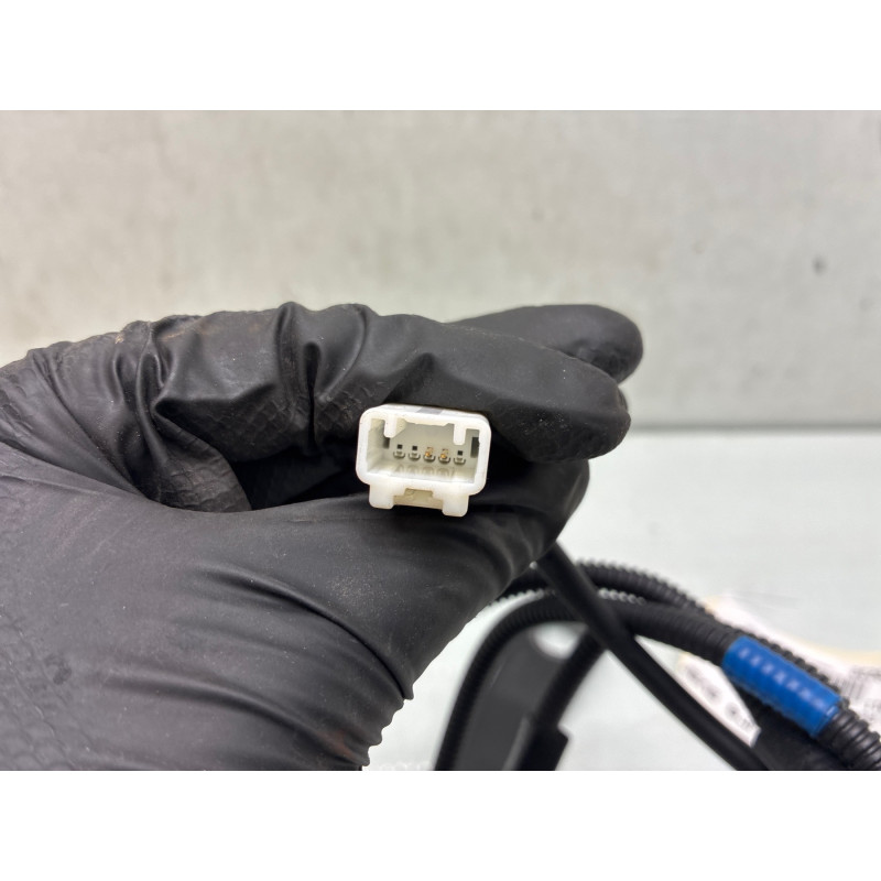Attache ceinture avant gauche TOYOTA VERSO-S Photo n°3
