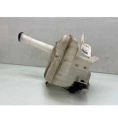 Vase de lave glace TOYOTA VERSO-S Photo n°1