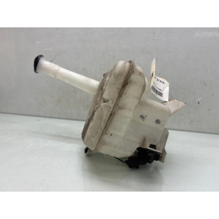 Vase de lave glace TOYOTA VERSO-S Photo n°1