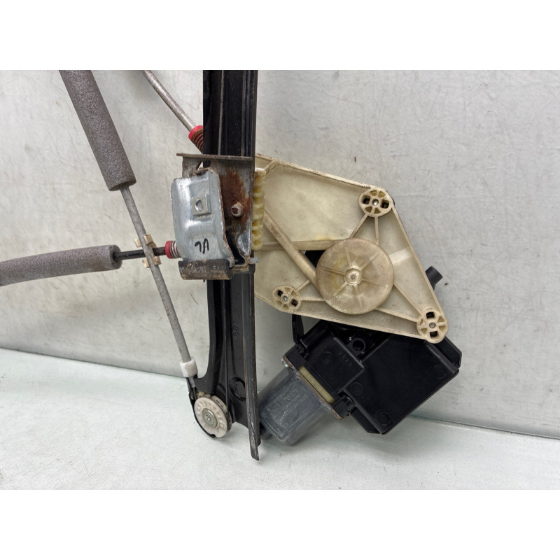 Leve vitre electrique avant gauche VOLKSWAGEN POLO 5 Photo n°6