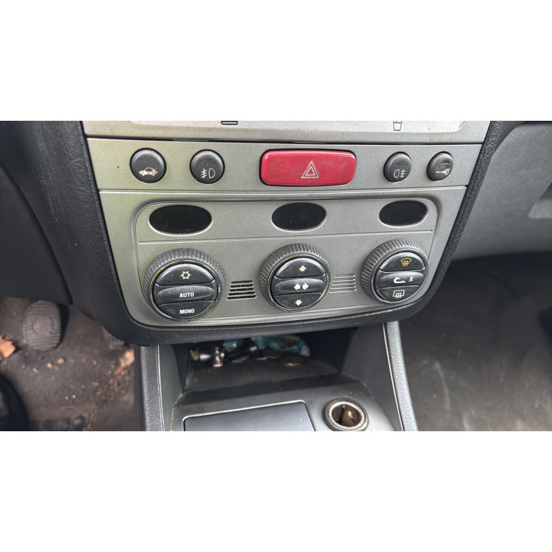 Leve vitre electrique avant gauche ALFA ROMEO 147 Photo n°20