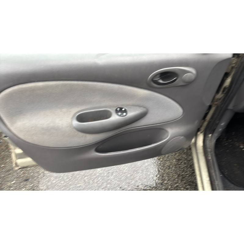 Serrure avant droit FORD FIESTA 4 Photo n°12
