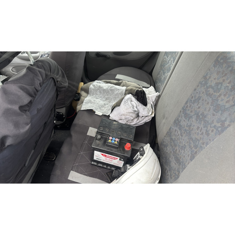Serrure avant droit FORD FIESTA 4 Photo n°18