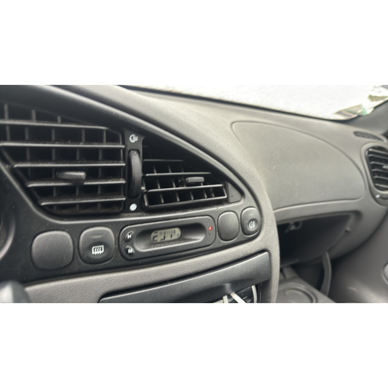 Serrure avant droit FORD FIESTA 4 Photo n°20