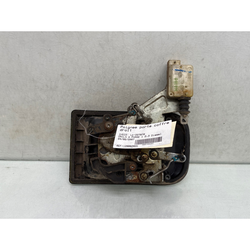 Poignee porte coffre droit IVECO DAILY 4 Photo n°2