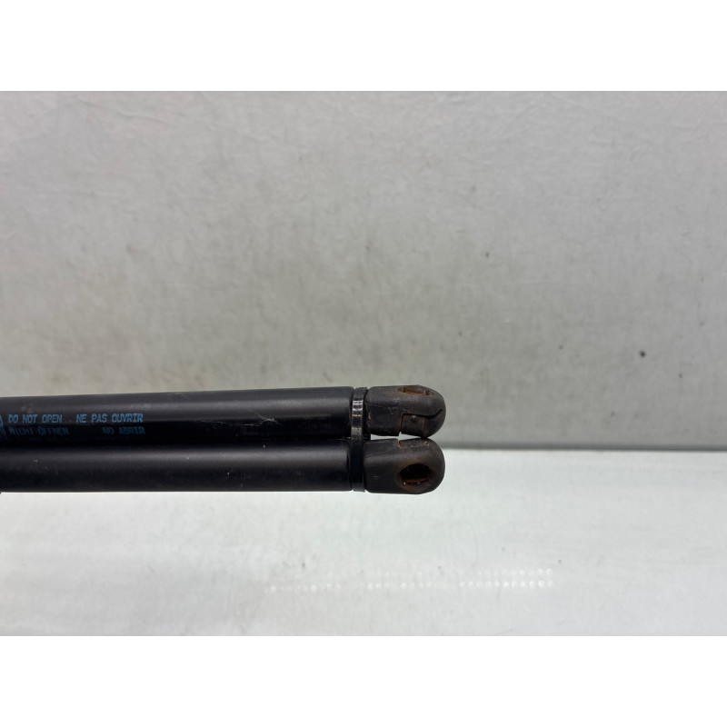Verin de coffre FORD KA 1 Photo n°3