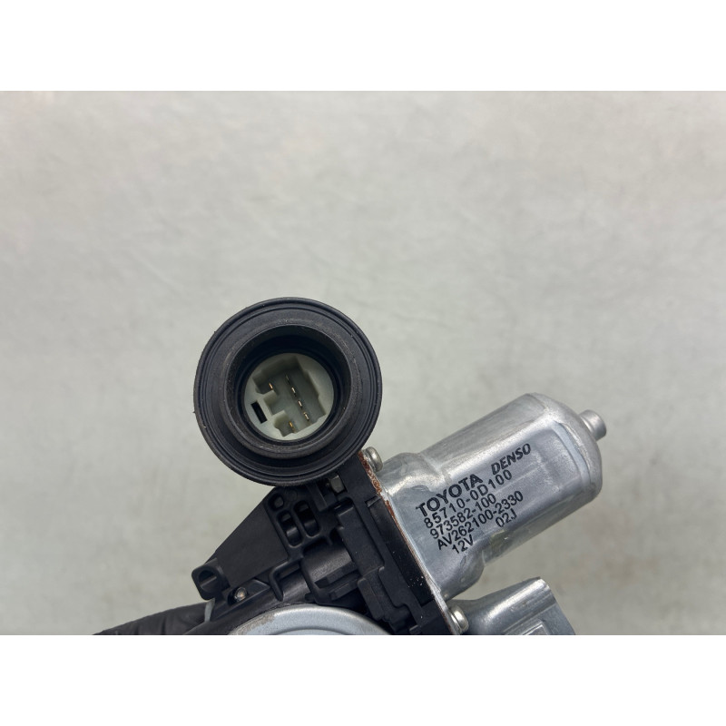 Leve vitre electrique avant droit TOYOTA YARIS 2 Photo n°1