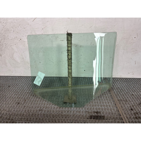Vitre arriere droit SKODA FABIA 2 Photo n°1