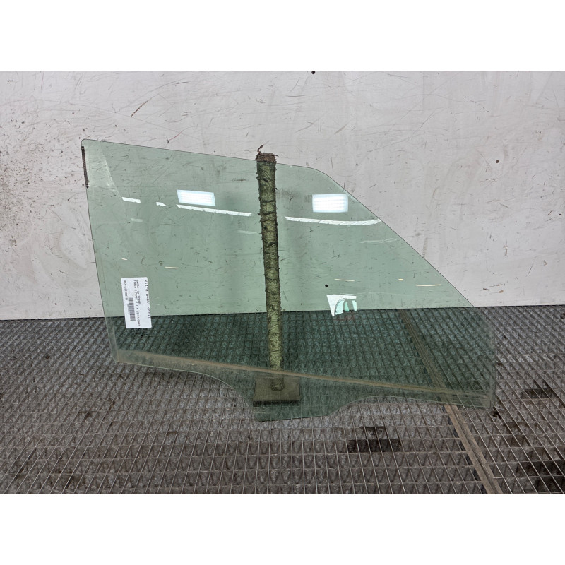 Vitre avant droit SKODA FABIA 2 Photo n°1