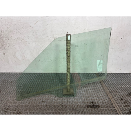 Vitre avant droit SKODA FABIA 2
