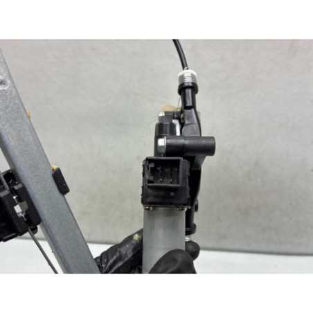 Leve vitre electrique arriere droit MAZDA 2 3 Photo n°1