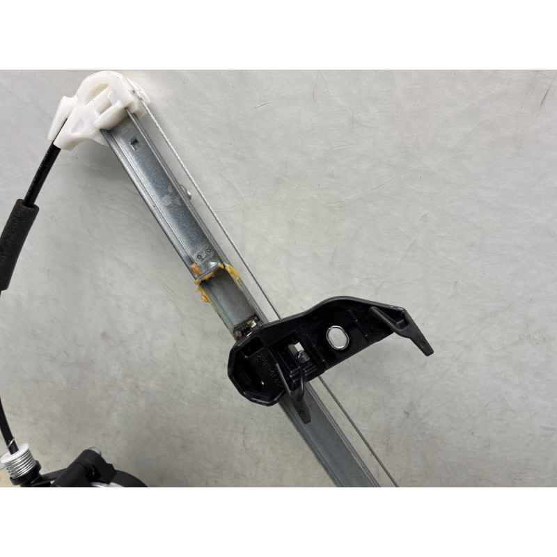 Leve vitre electrique arriere droit MAZDA 2 3 Photo n°5
