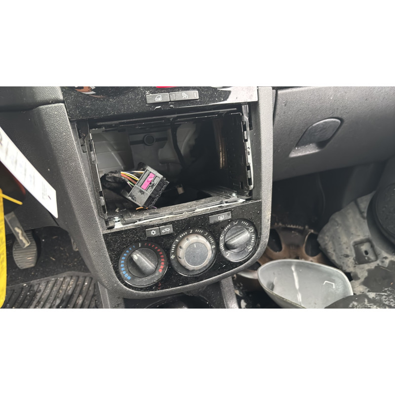 Etrier avant gauche (freinage) OPEL CORSA D Photo n°19