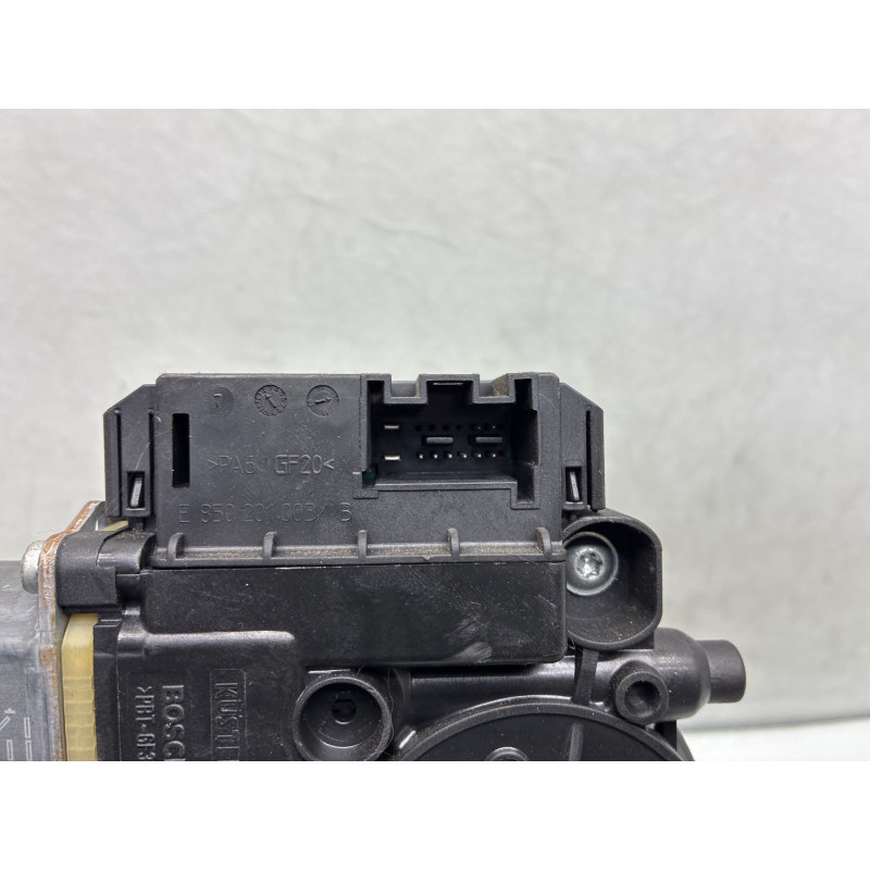 Leve vitre electrique avant gauche VOLKSWAGEN POLO 5 Photo n°8