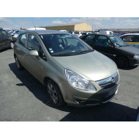 Vitre arriere gauche OPEL CORSA D Photo n°1