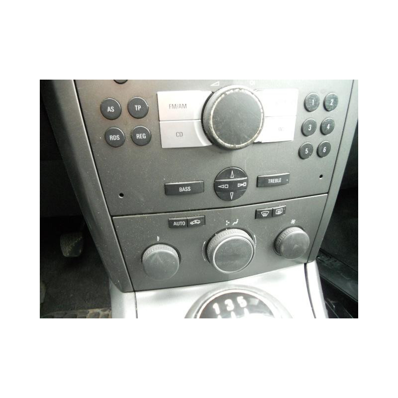 Vitre arriere droit OPEL ASTRA H Photo n°7