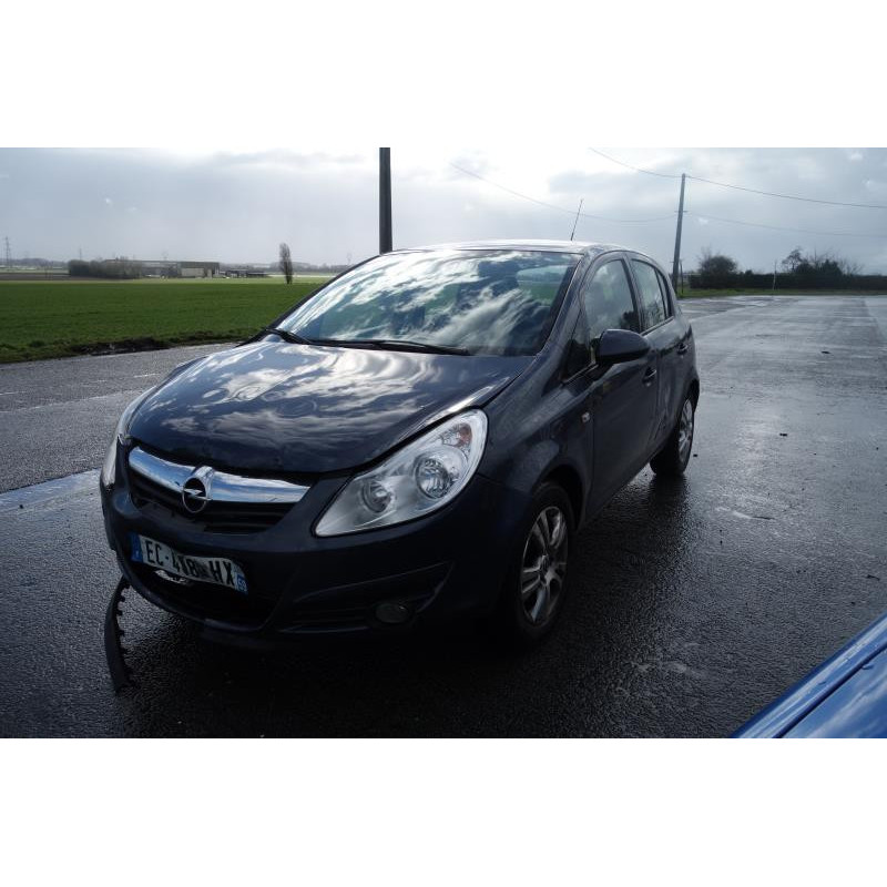 Vitre arriere droit OPEL CORSA D Photo n°1
