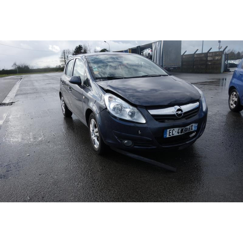 Vitre arriere droit OPEL CORSA D Photo n°2