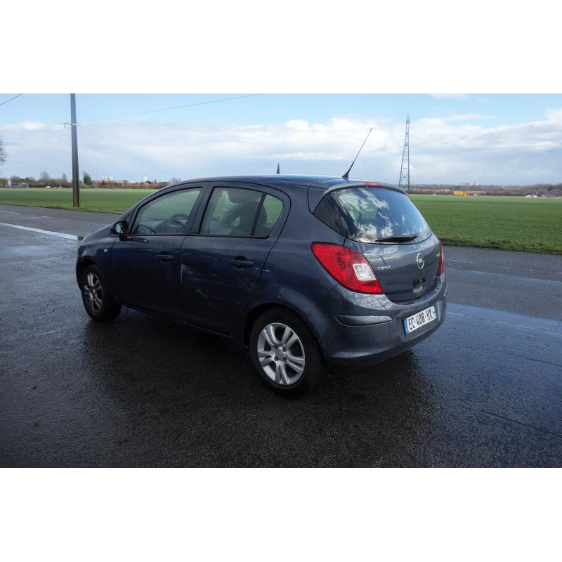 Vitre arriere droit OPEL CORSA D Photo n°4