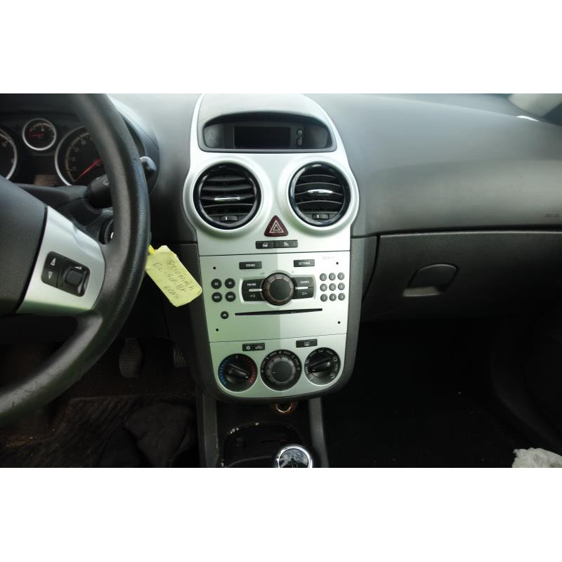 Vitre arriere droit OPEL CORSA D Photo n°6