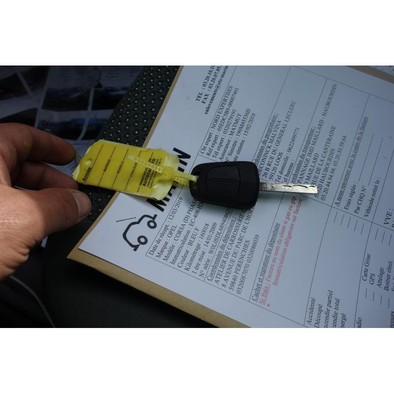 Vitre arriere droit OPEL CORSA D Photo n°8