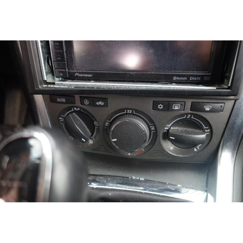 Vitre avant droit OPEL ANTARA Photo n°8