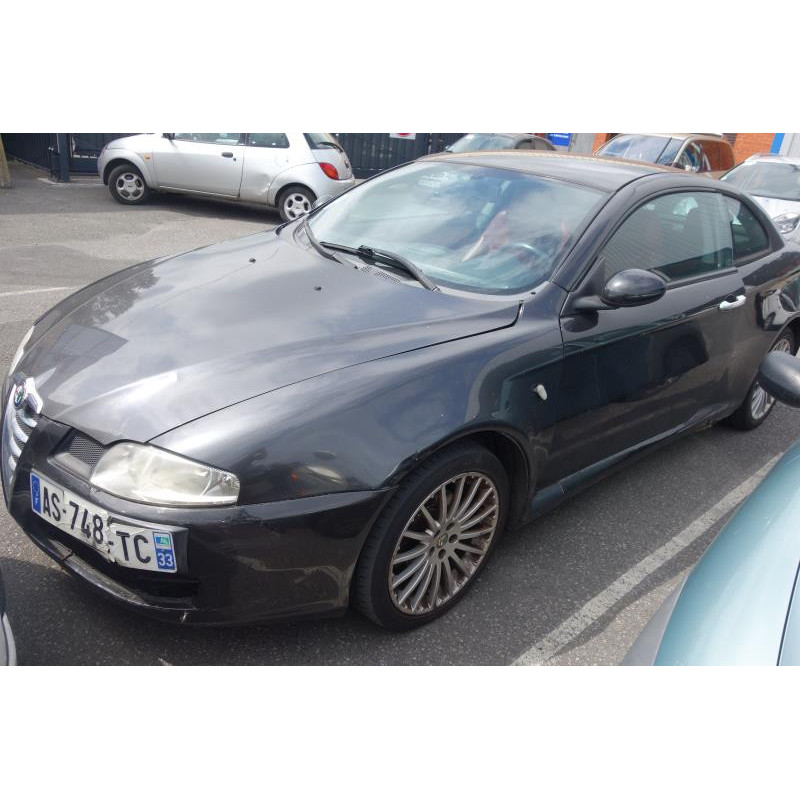 Vitre avant droit ALFA ROMEO GT Photo n°1