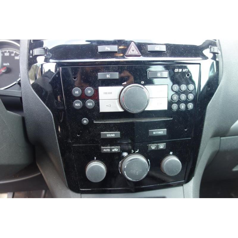 Custode avant droit (porte) OPEL ZAFIRA B Photo n°5