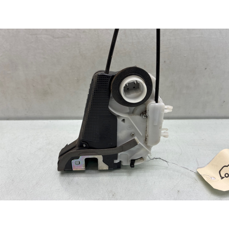 Serrure arriere gauche TOYOTA YARIS 3 Photo n°3