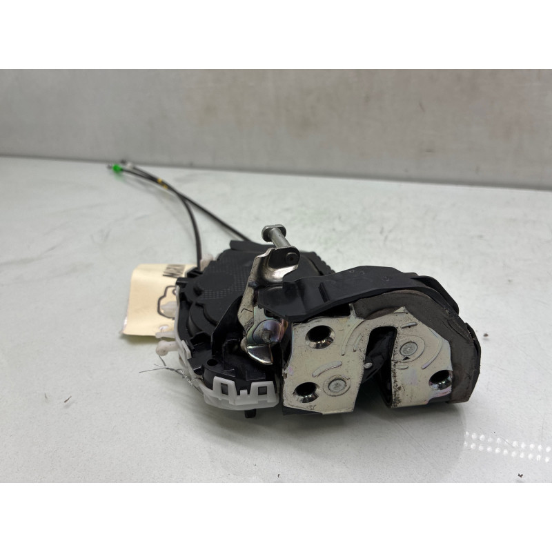 Serrure arriere gauche TOYOTA YARIS 3 Photo n°5