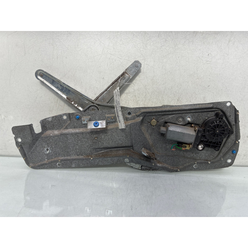 Leve vitre electrique avant gauche VOLVO V 70 1 Photo n°3