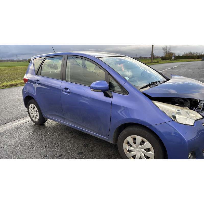 Vitre arriere gauche TOYOTA VERSO-S Photo n°9