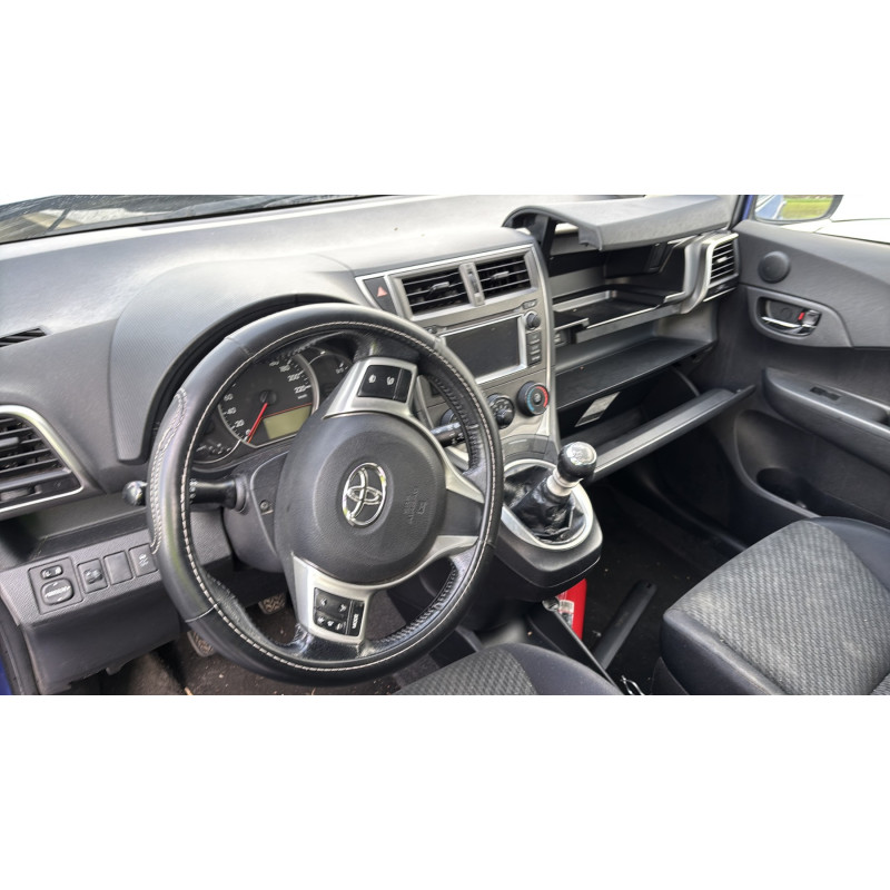 Vitre arriere gauche TOYOTA VERSO-S Photo n°15